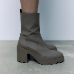 ZARA RUBBERIZED HEELED‎ ANKLE BOOTS
